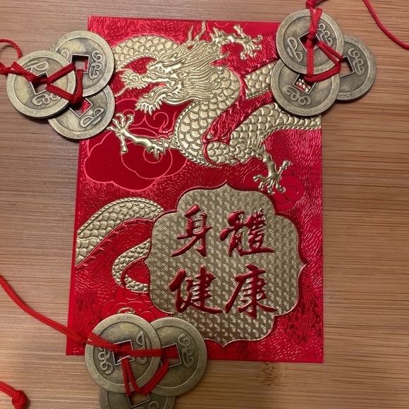 Chinese New Year of the Dragon 2024 Red Money Envelope 3 Feng Shui Coins - Picture 3 of 12